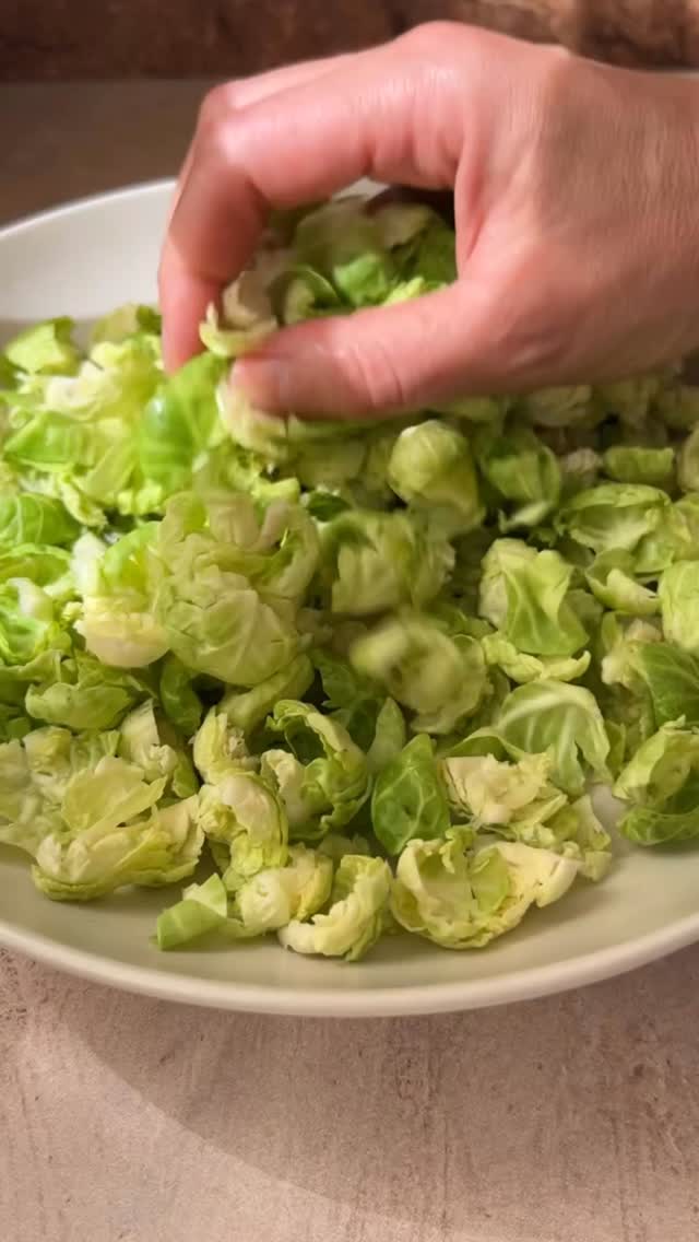 Comment SMASH and I will send you the full recipe! 

And follow @thesaladwhisperer for the best salads of your life!

#thesaladwhisperer #smashedbrusselsprouts #brusselssprouts