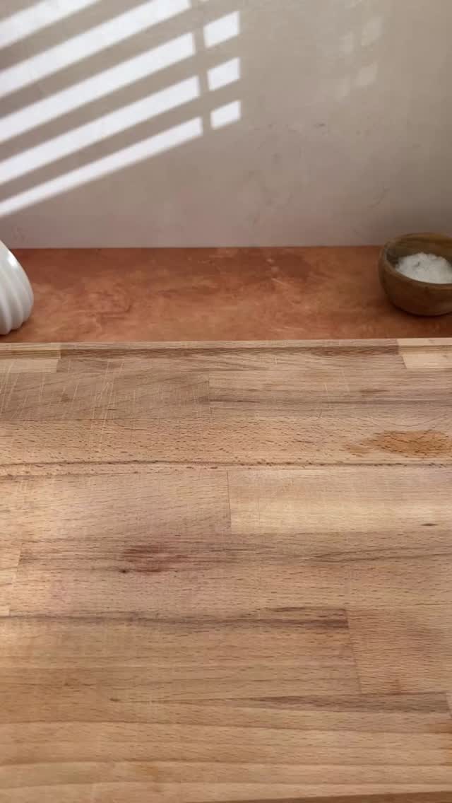 Safe to say I will never make Chicken Parmesan another way! I used my classic recipe, but upgraded it with the @carbonara_va viral sliding cheese method. Comment CHICKEN and I will send you my tried and true recipe.

To make the Chicken Parm using the sliding cheese preparation, do the following: 

1. Heat the sauce: Pour ¾ cup of your tomato sauce into a small, oven-safe frying pan over medium heat. Warm the sauce until it begins to gently bubble, about 2–3 minutes.
2. Add the cheese: Sprinkle ½ cup of shredded mozzarella evenly over the warm sauce. You can also add 1–2 tablespoons of grated Parmesan for extra flavor.
3. Broil the cheese: Place the frying pan under a preheated broiler on high, about 6 inches from the heat source. Broil just until the cheese melts and starts to bubble and brown lightly, keeping a close eye to prevent burning- this usually takes 2–4 minutes.
4. Assemble on the cutlet: Carefully remove the pan from the oven. Using a spatula if necessary, slide the hot, cheesy sauce directly onto your cooked chicken cutlet. Serve immediately.

Of course my cutlets were the crispiest in the game thanks to my favorite @kooshy sourdough panko crumbs! 

#thesaladwhisperer #kooshypartner