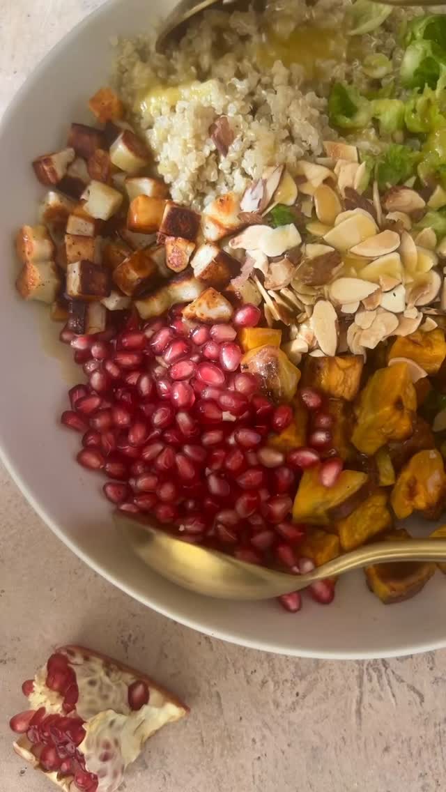 BONUS STAIN REMOVAL TIP: As someone who wears a white T-shirt daily and refuses to wear an apron, I’ve learned a thing or two about pomegranate stains!

To remove pomegranate stains, soak fabrics in ice water immediately. And don’t skimp on the ice! The water needs to be extremely icy for as long as possible. An overnight soak usually does the trick! 

#pomegranates #pomegranateseason #pom #pomegranate #thesaladwhisperer