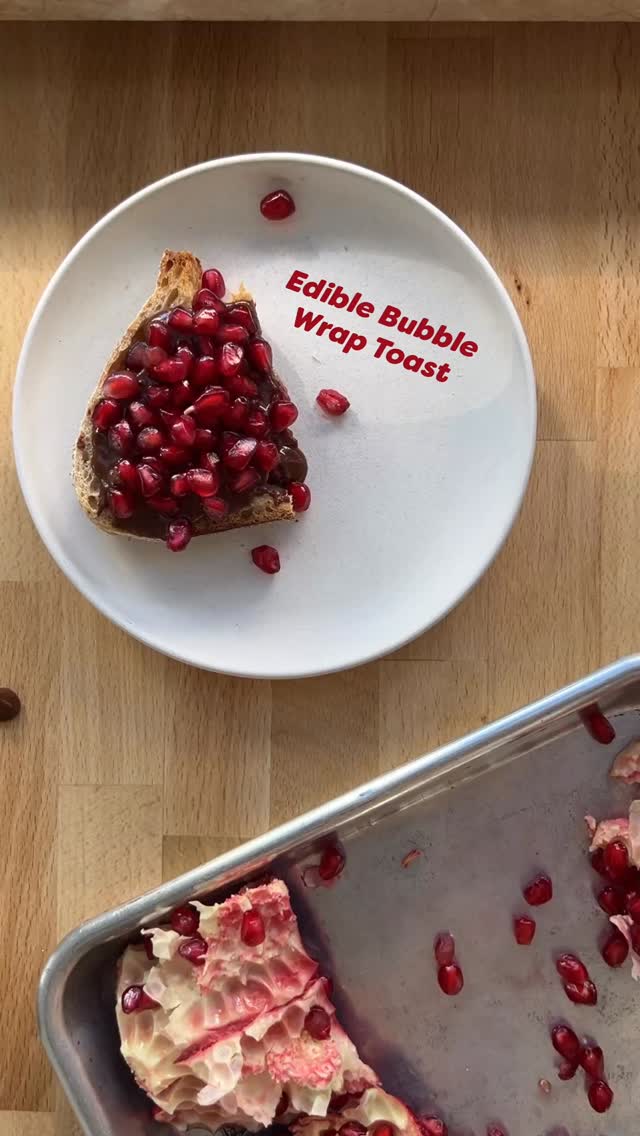 3 ingredients + 1 long weekend = 0 excuses not to try it! 

Edible Bubble Wrap Toast (Pomegranate Nutella Toast)

All you need is: 
Toasted Sourdough Bread
Chocolate Hazelnut Spread (I love @artisanamarket brand- it’s lower in sugar than others)
AS MANY POMEGRANATE ARILS AS POSSIBLE!

Please try it and report back ASAP! 💚