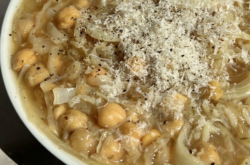 "French Onion" Cabbage and Chickpea Soup 